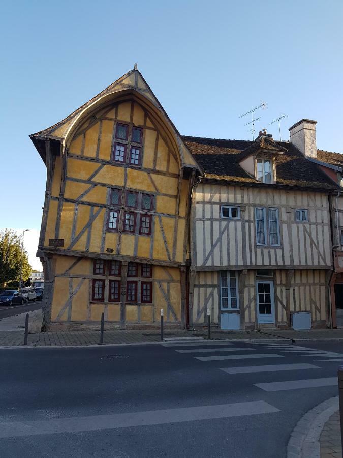 Appartement Du Vieux Troyes Esterno foto