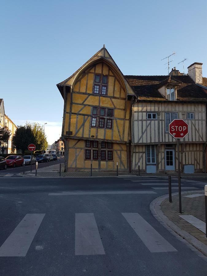 Appartement Du Vieux Troyes Esterno foto